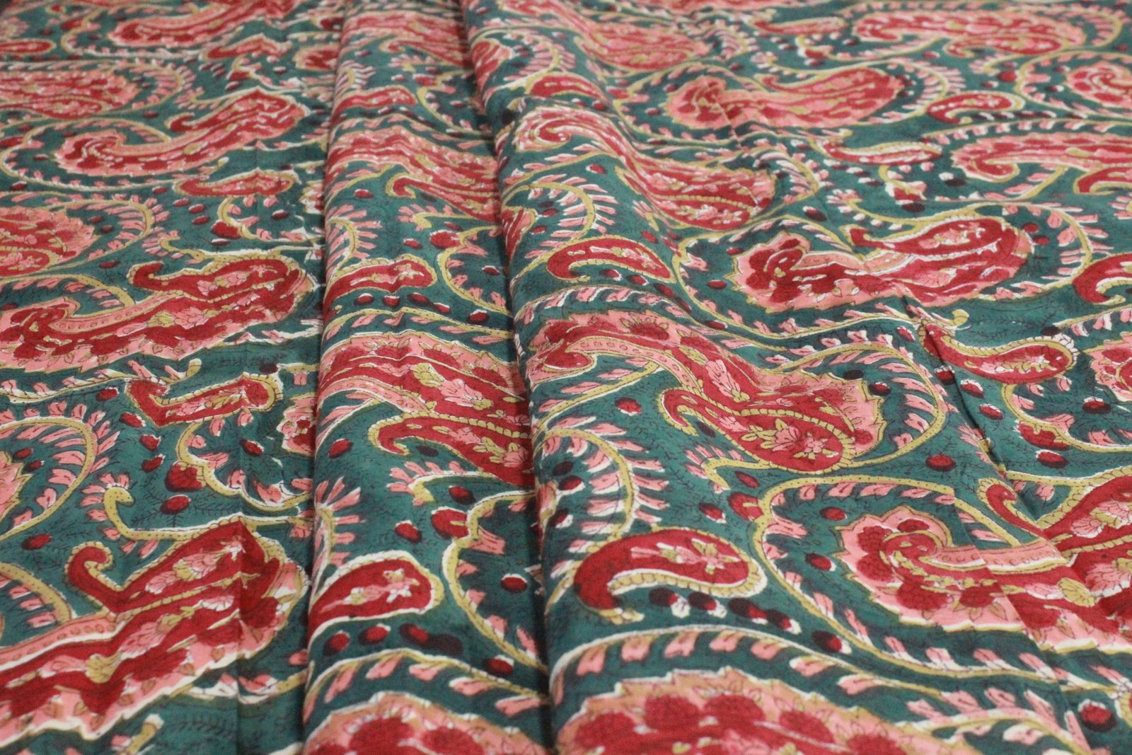 Handcrafted Indian Cotton Textile – Ethnic Design HG-FB-1471 - Image 2