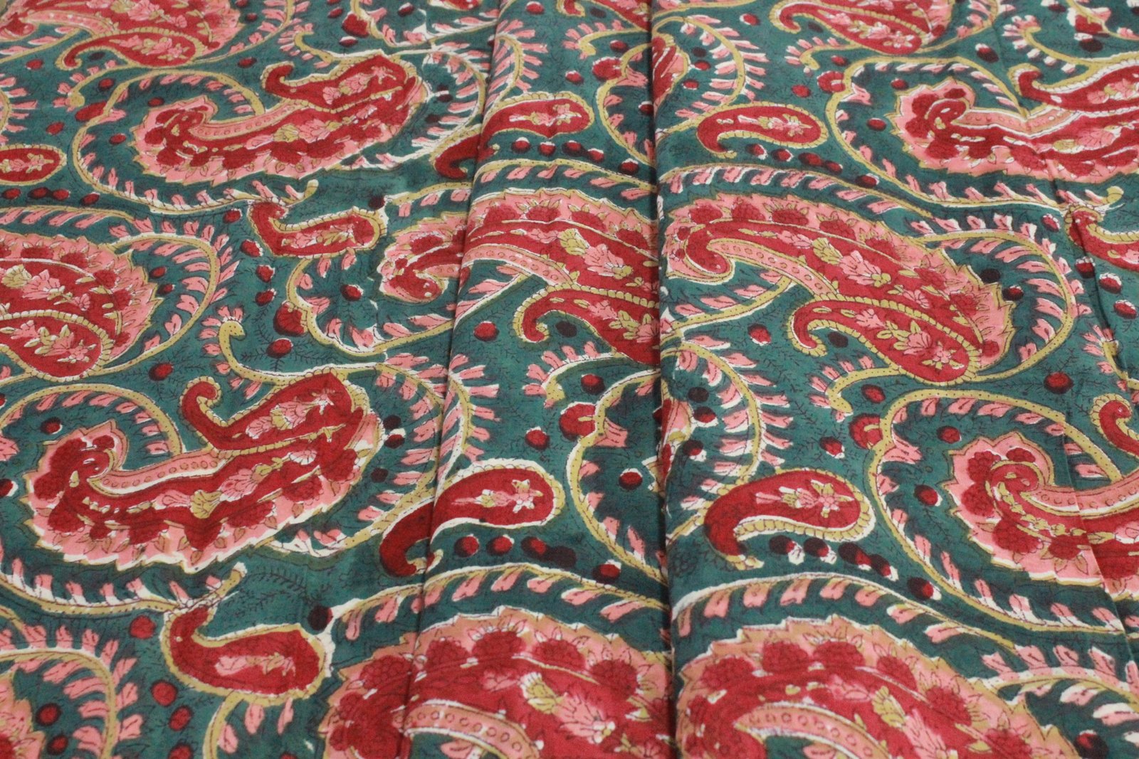 Handcrafted Indian Cotton Textile – Ethnic Design HG-FB-1471 - Image 4